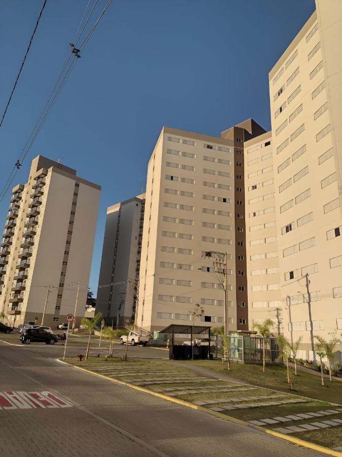 Apto Com Garagem E Wi-Fi A 4 Minutos Da Cancao Nova Cachoeira Paulista Luaran gambar